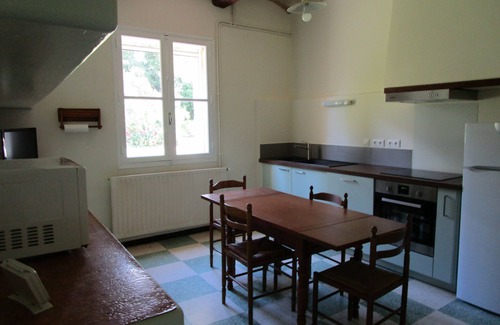 Saint-Bres House | Beautiful house with character, in a quiet area with large park, courtyard, 20 minutes from the beaches.