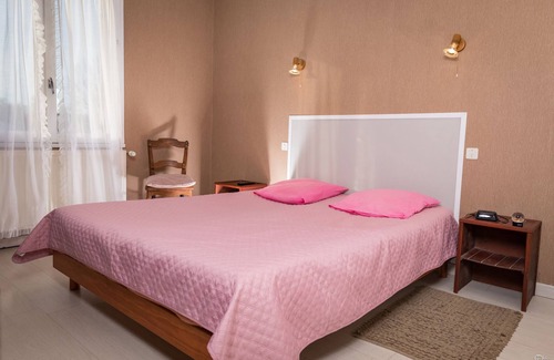 Verteillac House | Beautiful house with pool - 6/8 people