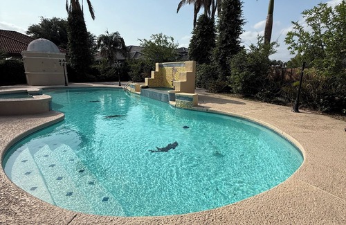 McAllen House | Beautiful house with pool