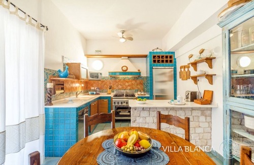 Stintino Villa | Beautiful independent Villa with swimming pool and outdoor whirlpool