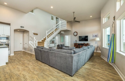 Freeport House | Beautiful inside and out! "Bluewater Bungalow"
