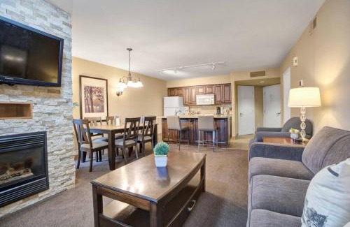 Oro-Medonte Apartment | Beautiful Jacuzzi Suite with Garden View-Studio