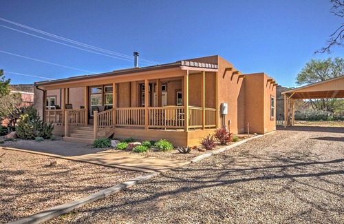 Kanab Cottage | Beautiful Kanab Home w/Yard - Walk to Restaurants