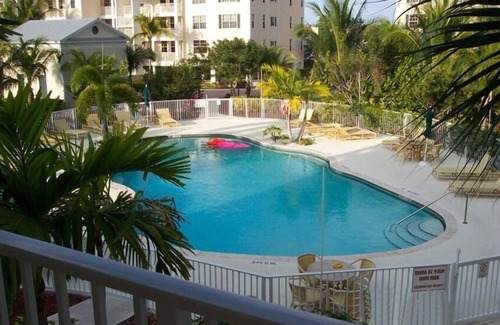 Islamorada Condo | Beautiful 'Keysey' Condo in Bay Harbour Gated Community 24-0169