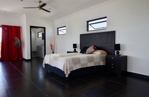 El Valle de Anton House | BEAUTIFUL LOFT SEA AND MOUNTAINS VIEWS