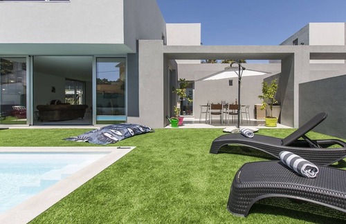 Charneca de Caparica e Sobreda Villa | Beautiful Lisbon Coast Villa | 3 Bedrooms | Villa Sena Lion | Private Swimming.