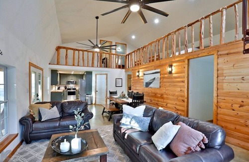 Brownwood Cabin | Beautiful Lake Brownwood Lakefront Home W/Private Dock