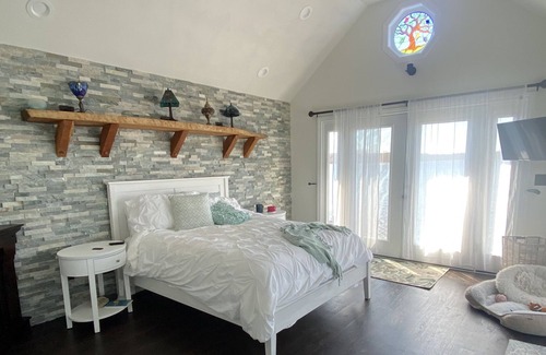 Pulaski Cabin | Beautiful lake cottage!