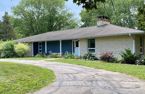 Delavan House | Beautiful Lake Delavan/Lake Geneva Vacation Home