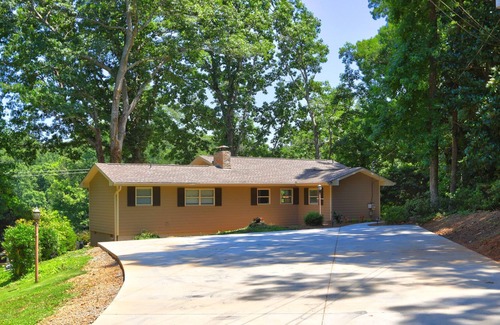 Flowery Branch House | Beautiful Lake Front Home With Private Dock!.