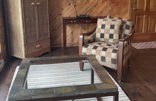 Amherst Ski Chalet | Beautiful lake front chalet 10 minutes from Mont Tremblant