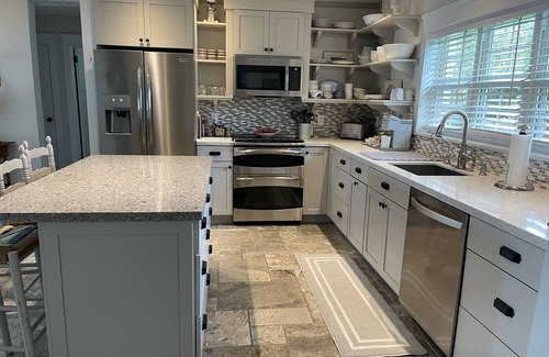 Lutz House | Beautiful lake front home. Great bass fishing. Close to Moffitt Cancer Center