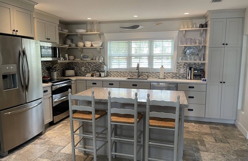Lutz House | Beautiful lake front home. Great bass fishing. Close to Moffitt Cancer Center