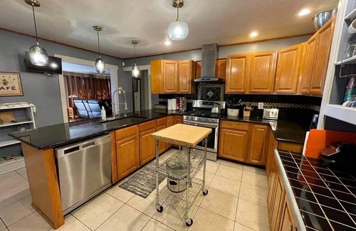 Amanda Park House | Beautiful Lake front Vacation Home Lake Quinault,WA