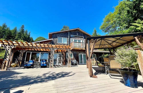 Amanda Park House | Beautiful Lake front Vacation Home Lake Quinault,WA