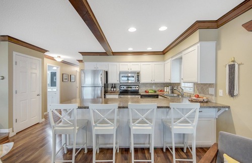 Annandale House | Beautiful Lake Home < 1 hour from the Twin Cities