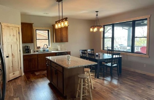 Apple River House | Beautiful Lake house with own beach, and walking trails