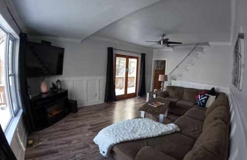 Timmins House | Beautiful lake house