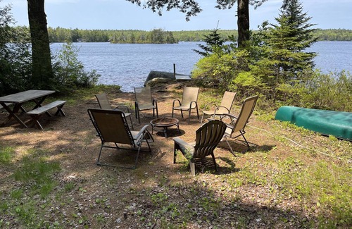 Surry House | Beautiful Lake House on Toddy Pond