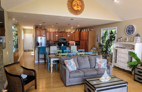 Grand Haven House | BEAUTIFUL LAKE HOUSE WHERE FAMILY MEMORIES ARE MADEnNO LONGER AVAILABLE