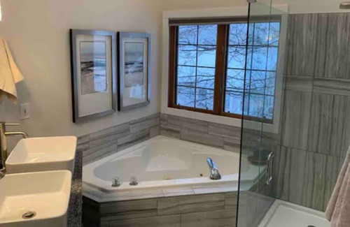 White Lake Cottage | Beautiful Lake House on White Lake