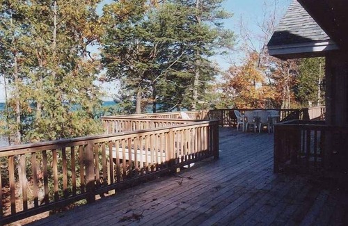 Harbor Springs Cottage | Beautiful Lake Michigan Beachfront Cottage