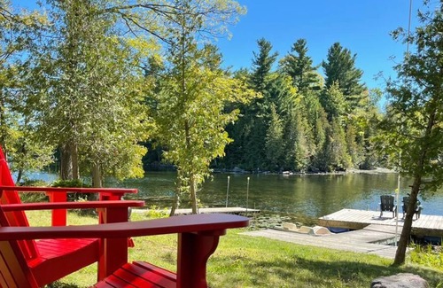 Central Frontenac Cottage | Beautiful lake side cottage