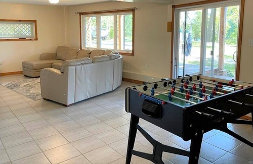 Central Frontenac Cottage | Beautiful lake side cottage