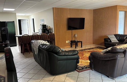 Dadeville House | Beautiful lake space, privacy, canoe, kayaks, sunsets