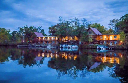 Rice Lake Cabin | Beautiful lake view from Room 3 - Fisherman's Hideaway - Curriers Lakeview