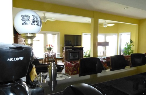Lexington House | Beautiful lake view on private cul-de-sac!