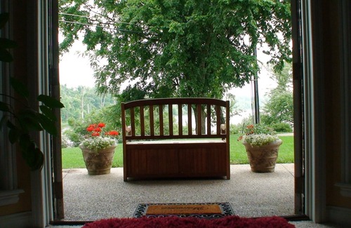 Lexington House | Beautiful lake view on private cul-de-sac!