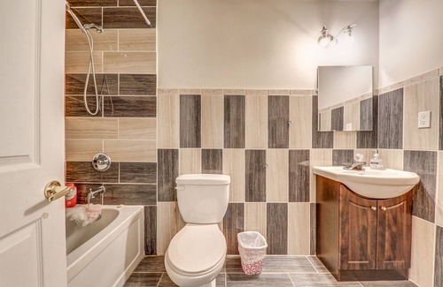 Scugog Cottage | beautiful lakefront cottage with hotub