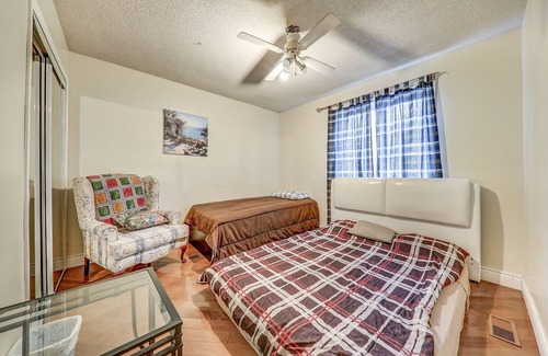 Scugog Cottage | beautiful lakefront cottage with hotub