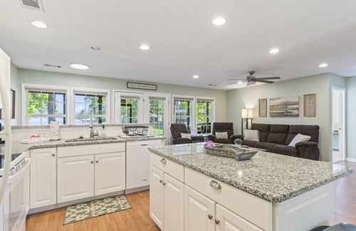 Jacksons' Gap House | Beautiful lakefront getaway! Stunning waterfront views and direct lakefront.