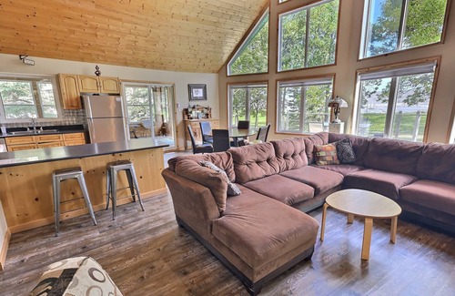 Arnes House | Beautiful Lakefront "A" Frame With Hot Tub, 2 for 3 Nights Jan/Feb Weekends!