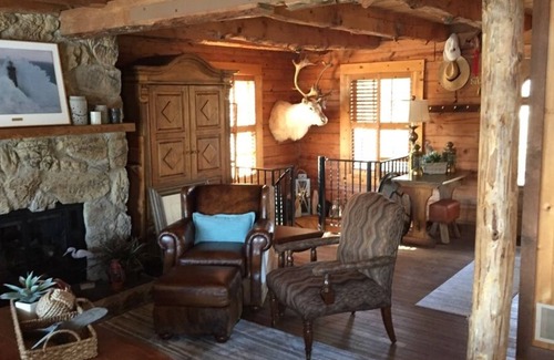 Oak Run Cabin | Beautiful Lakefront Authentic Log Cabin