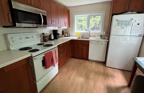 Wentworth Cottage | Beautiful lakefront cottage, 1 hour north of Montreal