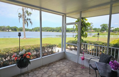 Odessa House | BEAUTIFUL LAKEFRONT GUEST HOME.