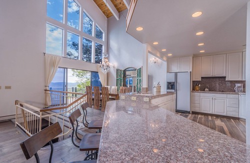 Lincoln Park House | Beautiful Lakefront Home with Pier and Buoy.