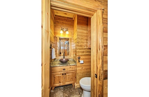 Milam Cabin | Beautiful lakefront log home will take your breath away!!