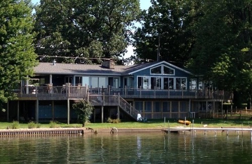 Marshall House | Beautiful lakefront, sunsets, Golf available -