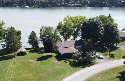 Saint James House | Beautiful lakefront 3 bedroom 2 bathroom home.