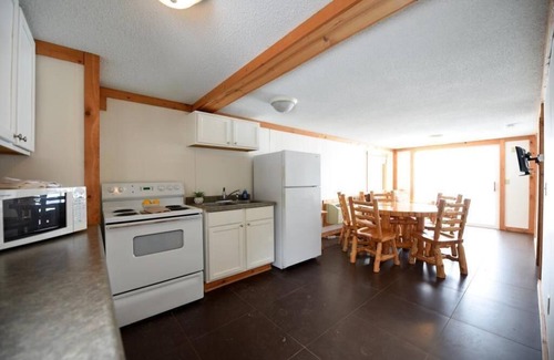 Brainerd Cabin | Beautiful lakeside 2 Bedroom cabin on private lake (Cabin#4)