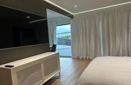 Waipahihi Apartment | Beautiful Lakeview Apartment