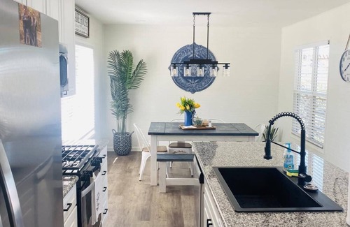 Grove House | Beautiful Lakeview House Family Friendly Couples Retreat Private Swim/Boat Dock