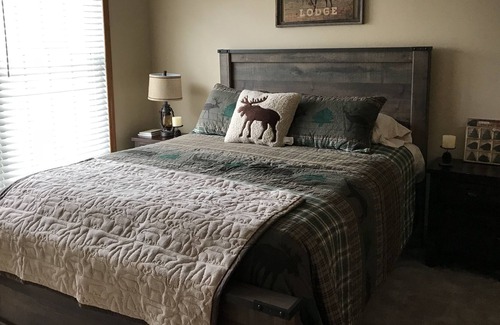 Apple River Condo | Beautiful Lakeview Townhome in Apple Canyon Lake near Galena