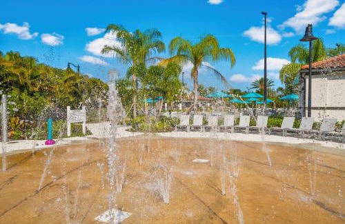 Florida Central Atlantic Coast Apartment | Beautiful Lakeview Vacation Condo, Vista Cay 1016