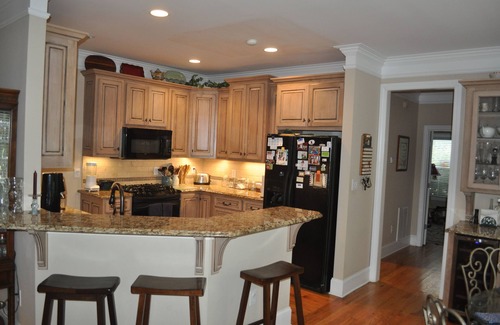 Athens House | Beautiful, large 4 bdrm, 3 bath w/wooded deck. Easy access to downtown and UGA.