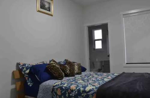 Southeast Edmonton House | Beautiful large charming house in edmonton.